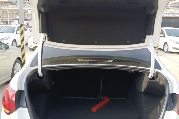 雪铁龙C4L 2015款 1.8L 手动领先版局部细节23