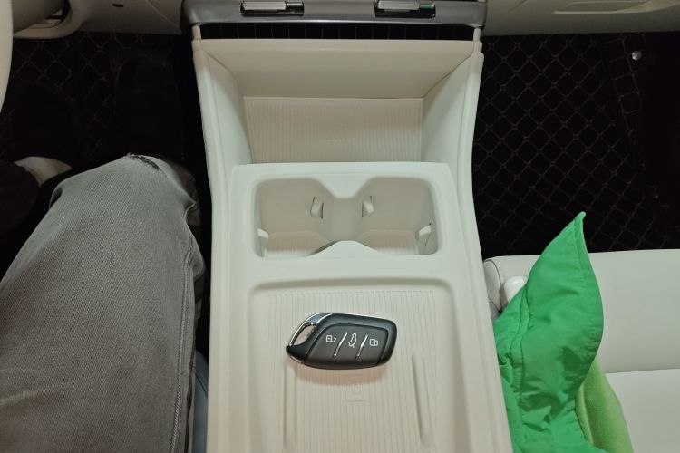 名爵 MG4 EV 2026款 437 从容版中控内饰18