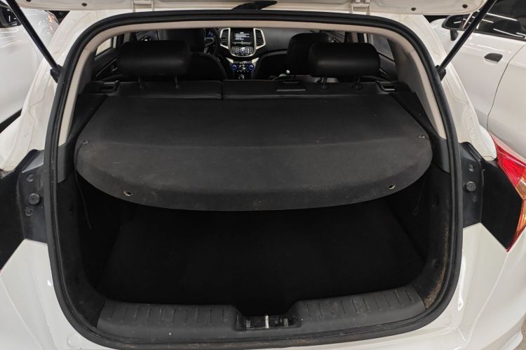 长安 逸动 2015款 1.6L 手动俊酷型 国V机舱底盘23