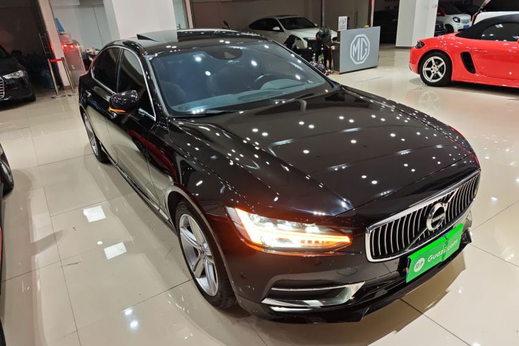沃尔沃S90 2019款 T5 智远版车身外观3