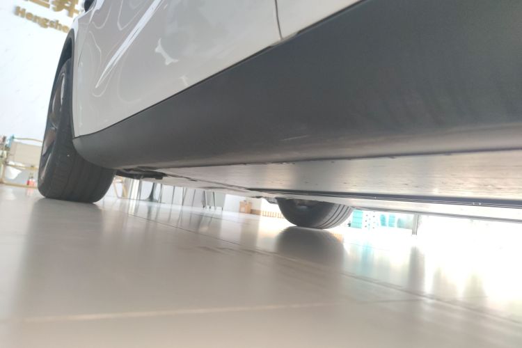 特斯拉 Model Y 2025款 长续航全轮驱动版局部细节9002