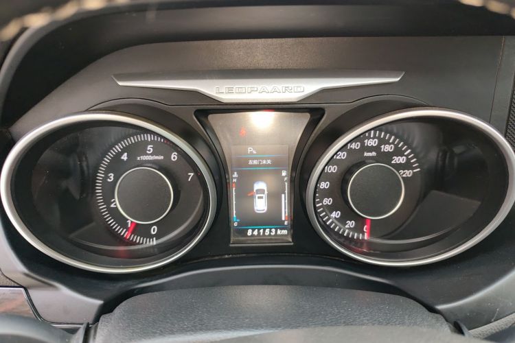 猎豹汽车 猎豹CS10 2015款 2.0T 手动卓越型中控内饰14