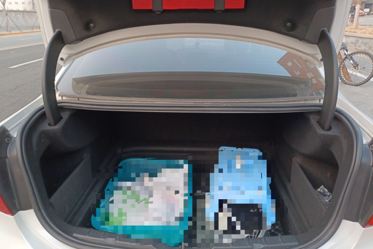 宝马1系 2020款 120i 时尚型中控内饰23