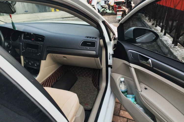大众 高尔夫 2014款 1.4TSI 手动舒适型局部细节9005