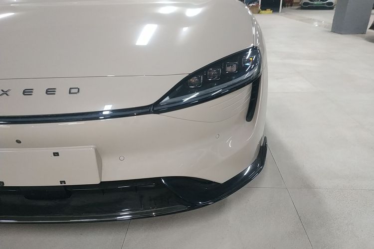 鸿蒙智行 智界S7 2025款 705km Pro局部细节36