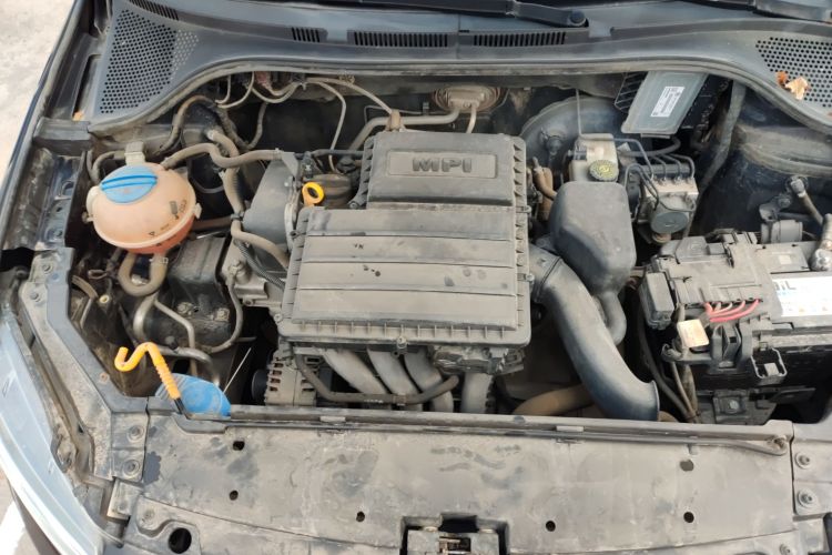 大众 桑塔纳 2016款 1.6L 手动风尚版机舱底盘24