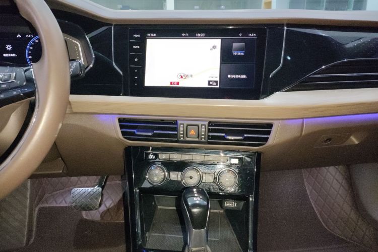 大众 帕萨特 2019款 380TSI 旗舰版 国VI中控内饰16