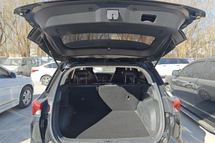 广汽传祺 传祺GS4 2021款 270T 手动舒适版机舱底盘23