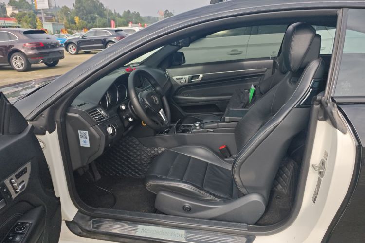 奔驰E级(进口) 2014款 E 200 轿跑版中控内饰19