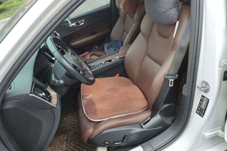 沃尔沃S60 2021款 T4 智远豪华版中控内饰19