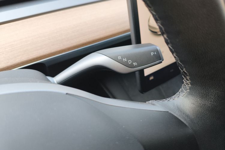 特斯拉 Model Y 2021款 长续航全轮驱动版中控内饰18