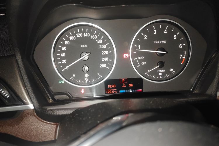 宝马X1 2018款 xDrive20Li 尊享型中控内饰14