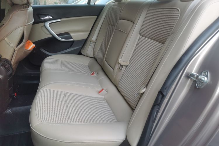 别克 君威 2015款 2.0L 领先时尚型中控内饰7004