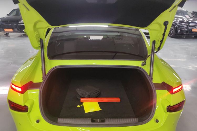 小鹏P7 2021款 670E鹏翼版局部细节23