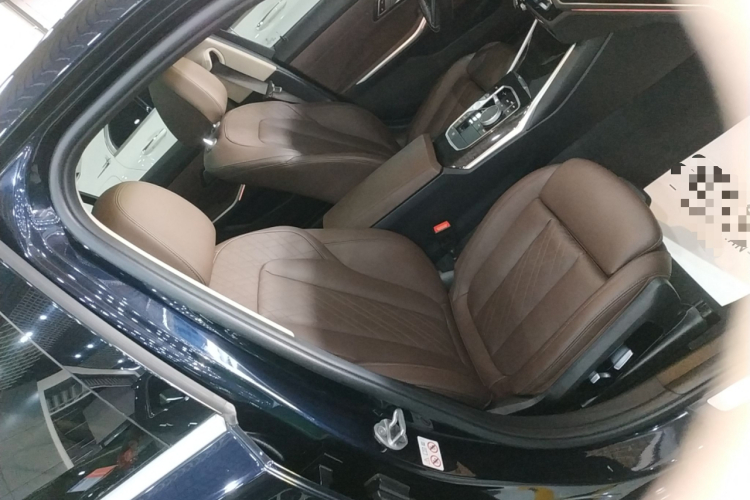 宝马3系 2023款 325Li M运动套装局部细节41