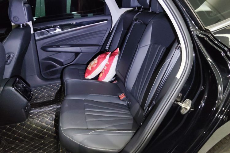 大众 帕萨特 2025款 出众款 380TSI 星空龙腾版中控内饰7004