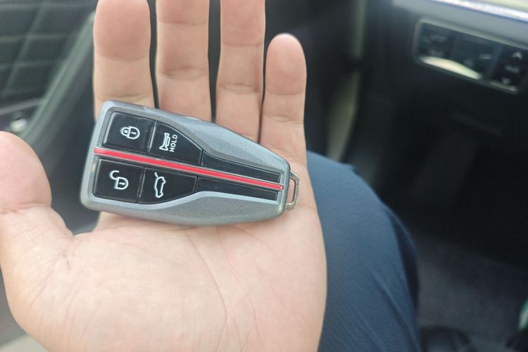 红旗HS5 2019款 2.0T 智联旗享版中控内饰11