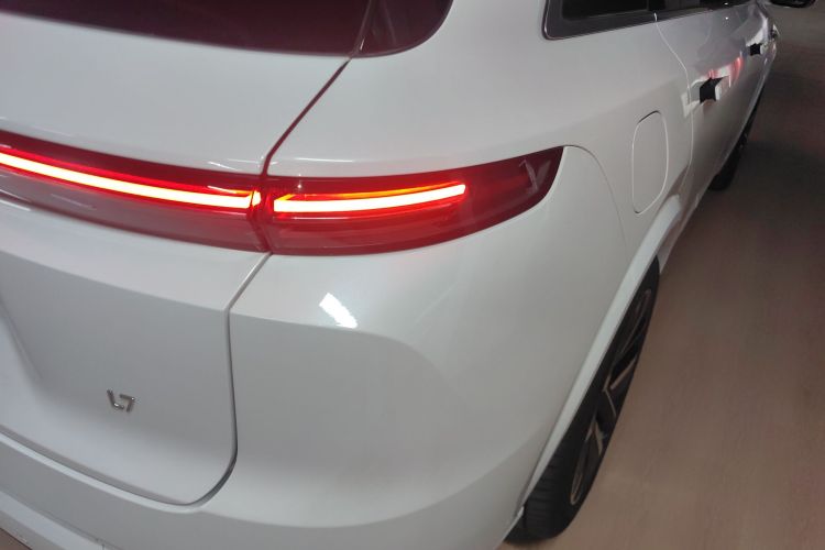 理想汽车 理想L7 2024款 Ultra车身外观9