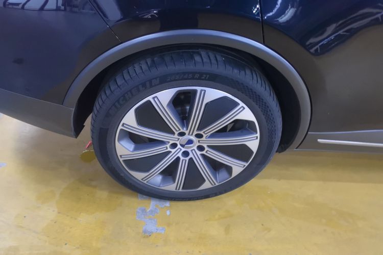 腾势N8 2023款 四驱超混旗舰七座版车身外观6008