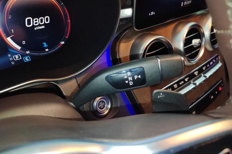 奔驰GLC 2022款 改款二 GLC 260 L 4MATIC 豪华型中控内饰18