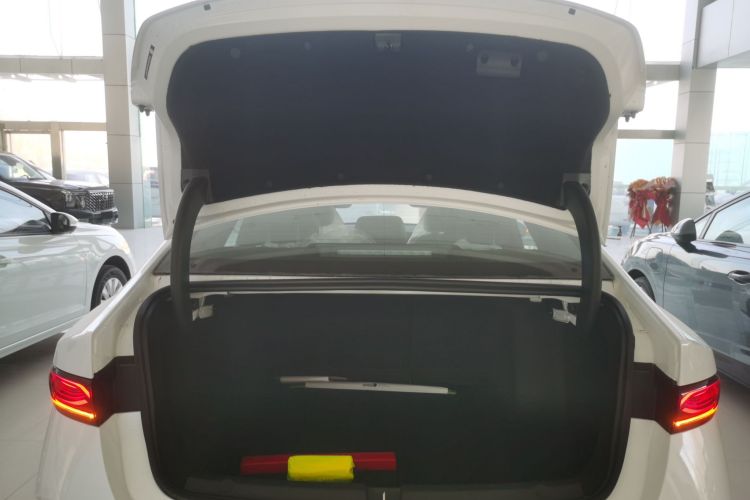 比亚迪 秦PLUS 2025款 DM-i 智驾版 55KM领先型机舱底盘23