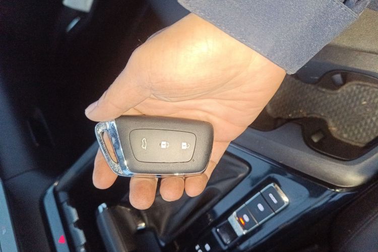 宝骏Valli 2021款 1.5T 大理天空 CVT尊享型中控内饰11