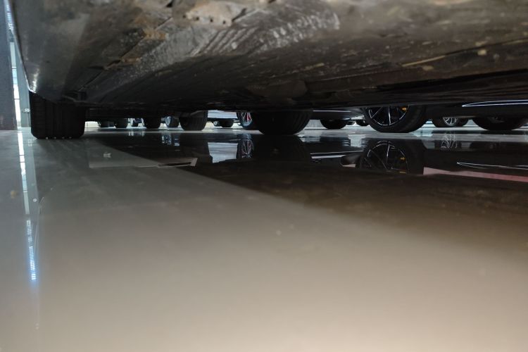 奔驰C级 2023款 改款 C 200 L 运动版局部细节9001