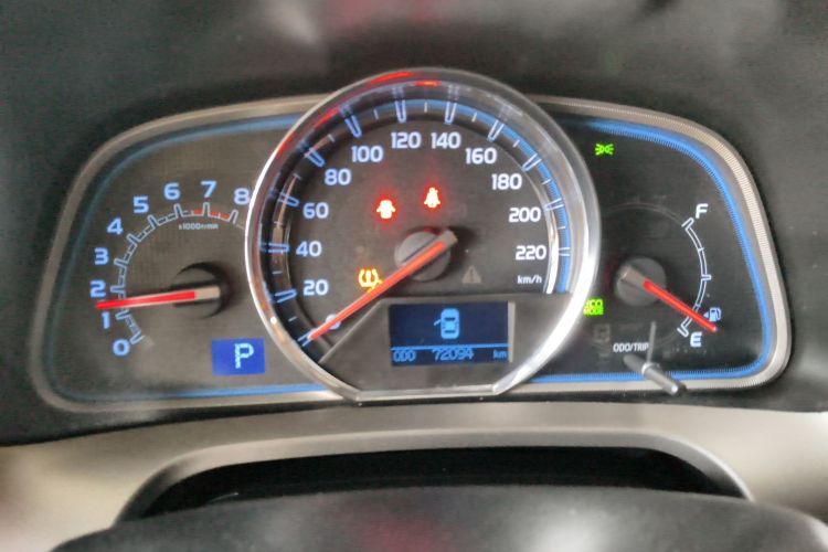 丰田 RAV4荣放 2015款 2.0L CVT四驱新锐版中控内饰14