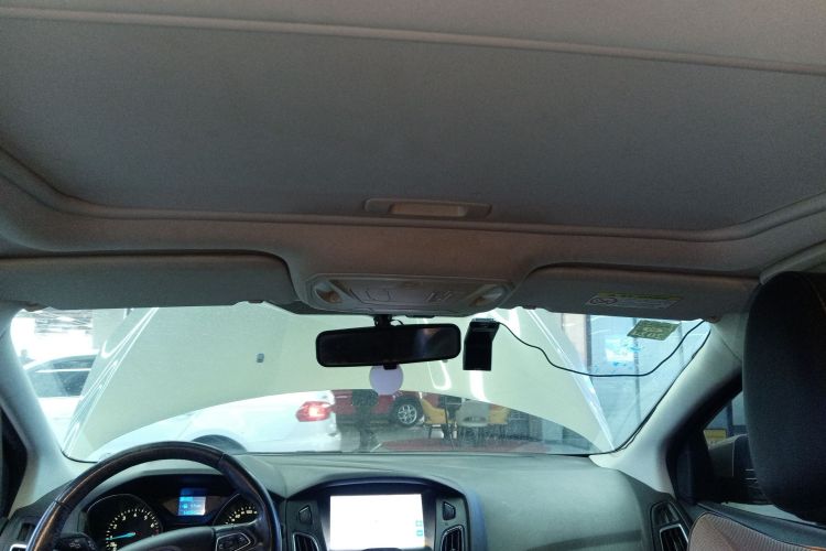 福特 福克斯 2015款 三厢 EcoBoost 125 自动超能风尚型中控内饰22