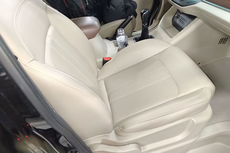 东风风行 菱智 2019款 M5L 1.6L 7座豪华型 国VI局部细节41