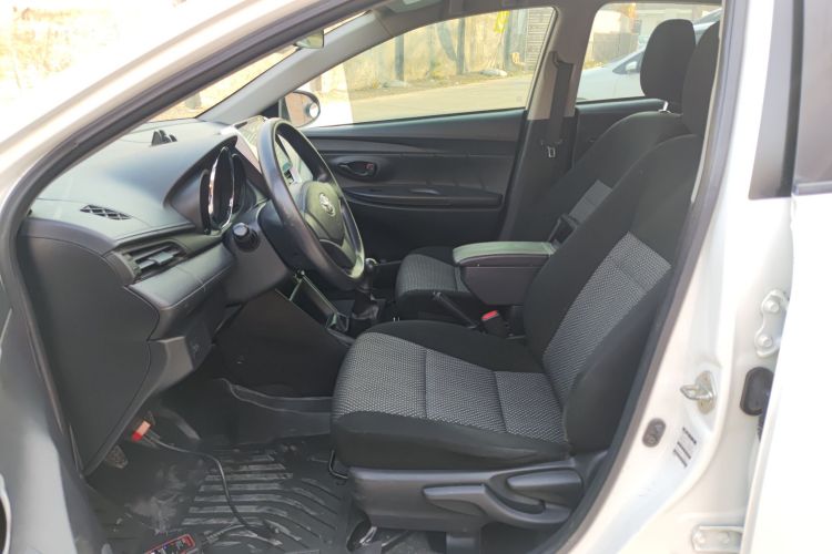 丰田 威驰 2017款 1.3L 手动前行版中控内饰19