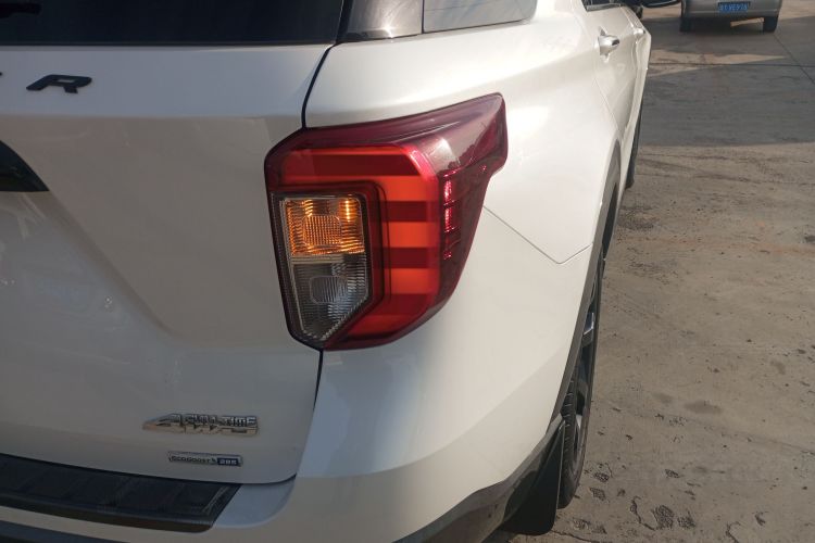 福特 探险者 2020款 EcoBoost 285 四驱运动版ST-LINE 6座车身外观9