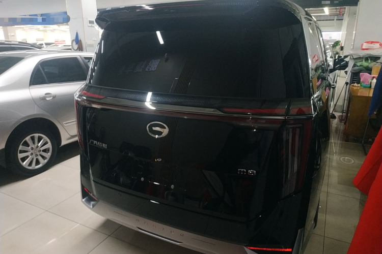 广汽传祺 传祺M8 2024款 宗师系列 400T 至尊版车身外观6005