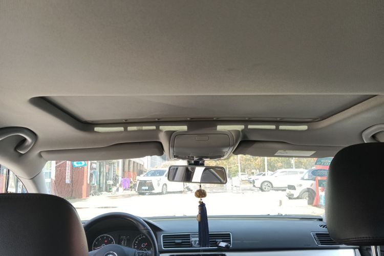 大众 帕萨特 2015款 1.8TSI DSG尊荣版中控内饰22