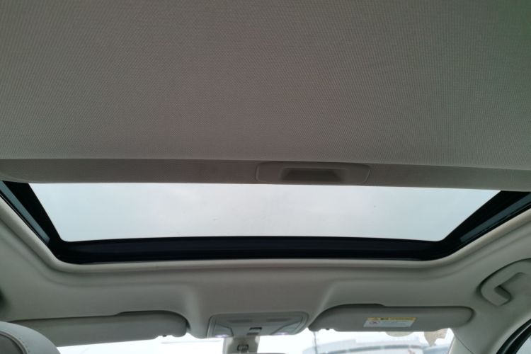 红旗H5 2018款 30TD 智联灵动版中控内饰22