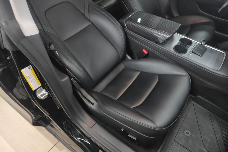 特斯拉 Model 3 2022款 后轮驱动版局部细节41