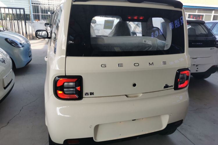 吉利银河 熊猫 2025款 210km 元气熊车身外观6