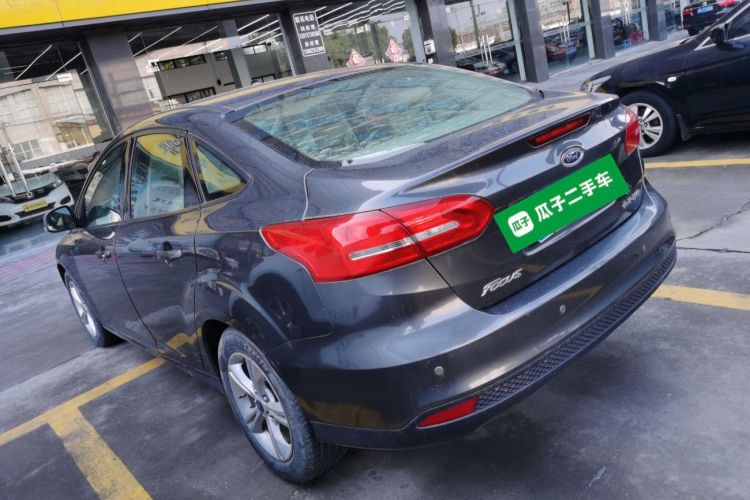 福特 福克斯 2015款 三厢 1.6L 手动舒适型车身外观4