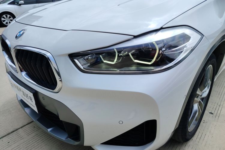 宝马X2 2020款 sDrive25i 领先型M越野套装车身外观36