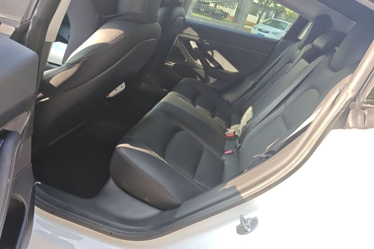 特斯拉 Model 3 2020款 标准续航后驱升级版中控内饰7004