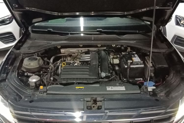 大众 朗逸 2019款 280TSI DSG舒适版 国VI机舱底盘24