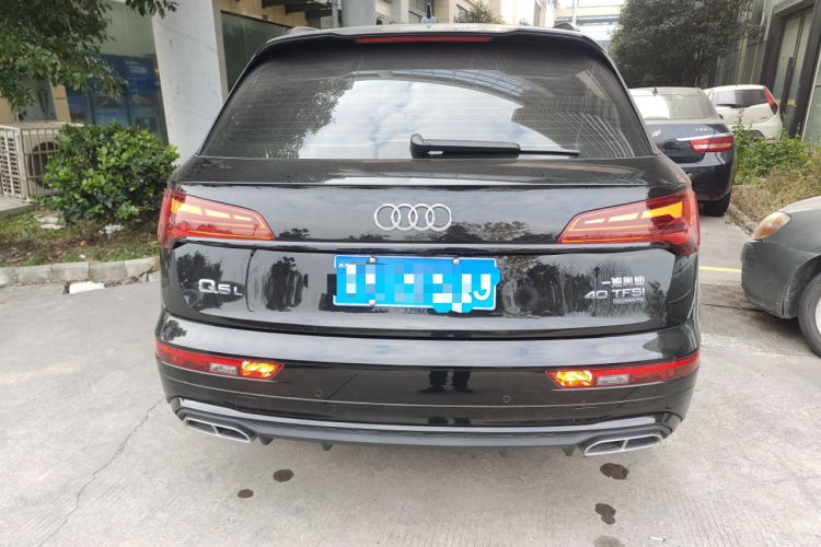 奥迪Q5L 2024款 40 TFSI 豪华动感型车身外观6