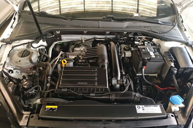 大众 高尔夫 2020款 挚爱版 280TSI DSG舒适型机舱底盘24