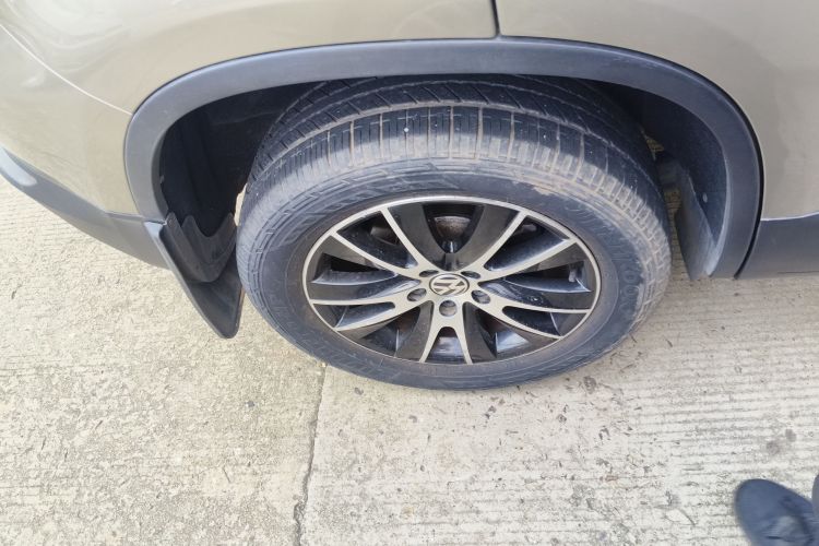 大众 途观 2015款 1.8TSI 自动两驱豪华型车身外观6008