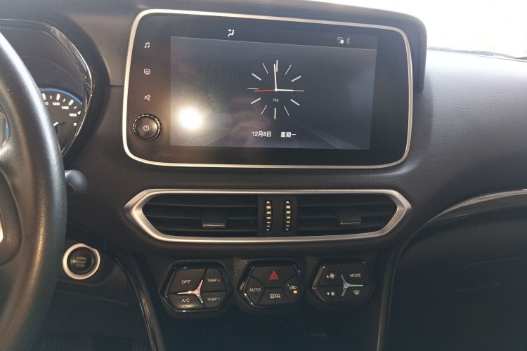 广汽传祺 传祺GS4 2018款 235T 自动两驱豪华智联百万纪念版中控内饰16