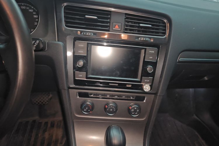 大众 高尔夫 2016款 230TSI 自动豪华型中控内饰16