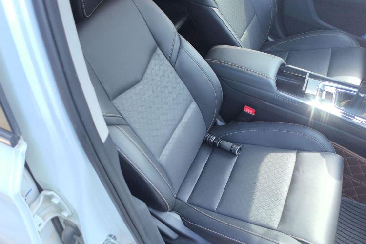 长安 逸动 2019款 高能版 1.6L GDI 手动先锋型 国VI局部细节41