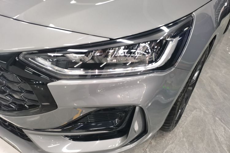 福特 福克斯 2022款 两厢 EcoBoost 180 自动ST Line局部细节36