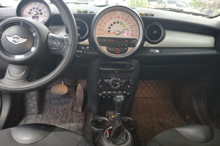 MINI 2012款 1.6L COOPER Baker Street中控内饰16