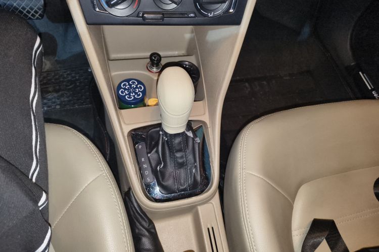 大众 捷达 2015款 1.6L 自动舒适型中控内饰18